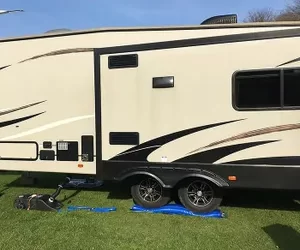 Do Motorhomes Need to Be Level When Parked?